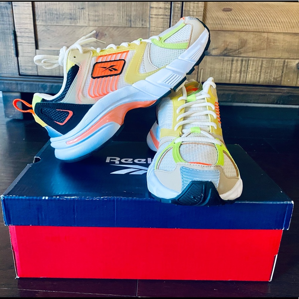 NWT Reebok Primer sneakers